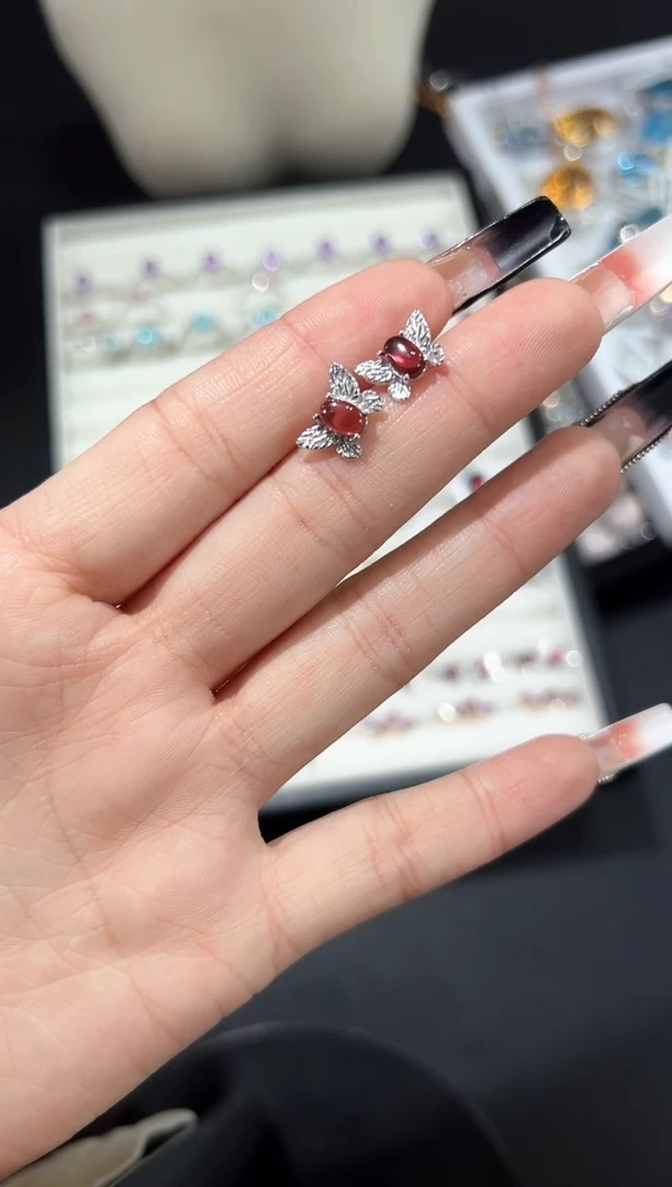 银S925镶嵌耳饰石榴石76g多样性发其一【1对】