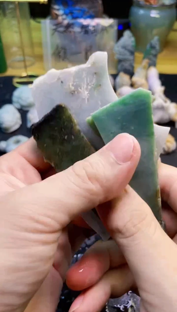 翡翠未镶嵌颈饰天然翡翠040