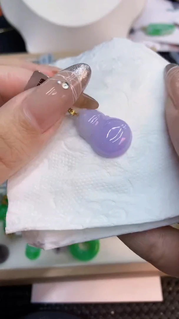 颈饰18K金镶嵌翡翠1