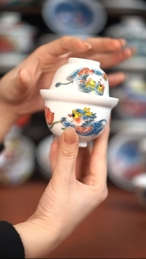 瓷片昨明盖碗+压手杯（福利价格）