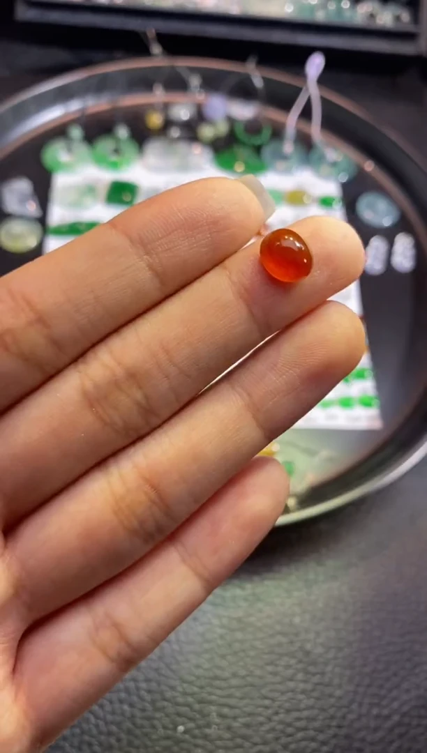 翡翠挂件未镶嵌蛋