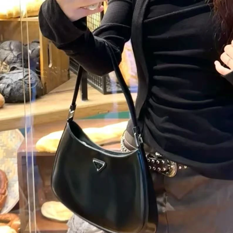 95新 Prada/普拉达 坤球奢选 prada大号cleo单肩包