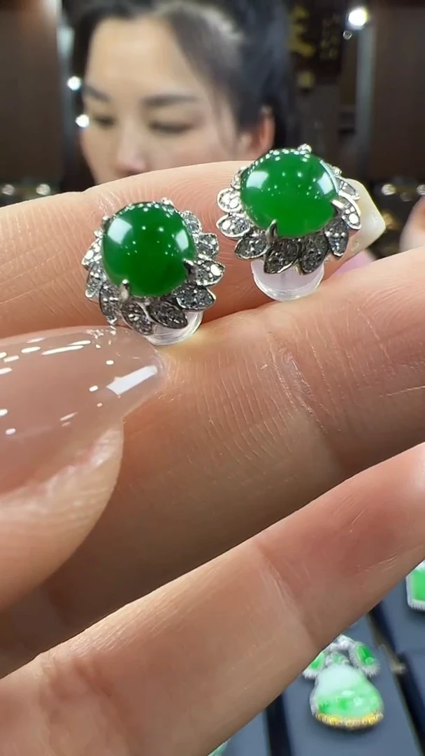 【闪购商品】翡翠耳饰18K金镶嵌耳钉