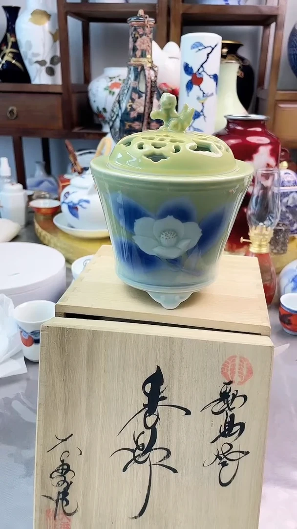 瓷片小***妞日产香炉一一一