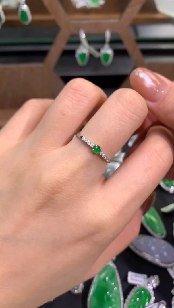 【闪购商品】翡翠吊坠(不含链)18K金镶嵌戒指