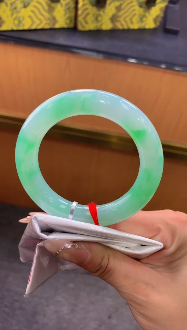 未镶嵌手镯翡翠-F197-圆条55.1-全款117万-定金2万