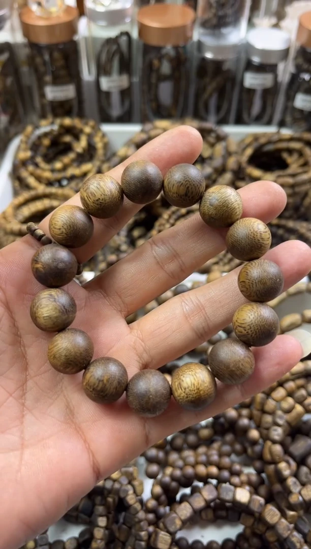 【闪购商品】沉香手串绿奇楠卡15 圆珠 多样性发其一