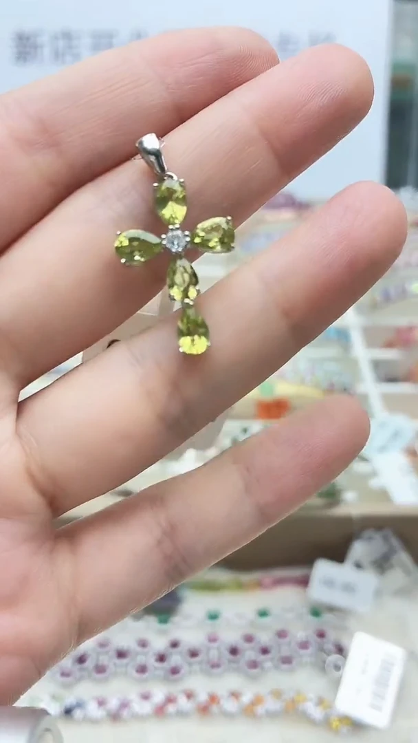 银S925镶嵌吊坠橄榄石439ZB1119产品一个（多样性）