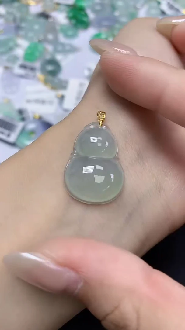 翡翠18K金镶嵌颈饰天然缅甸翡翠A货
