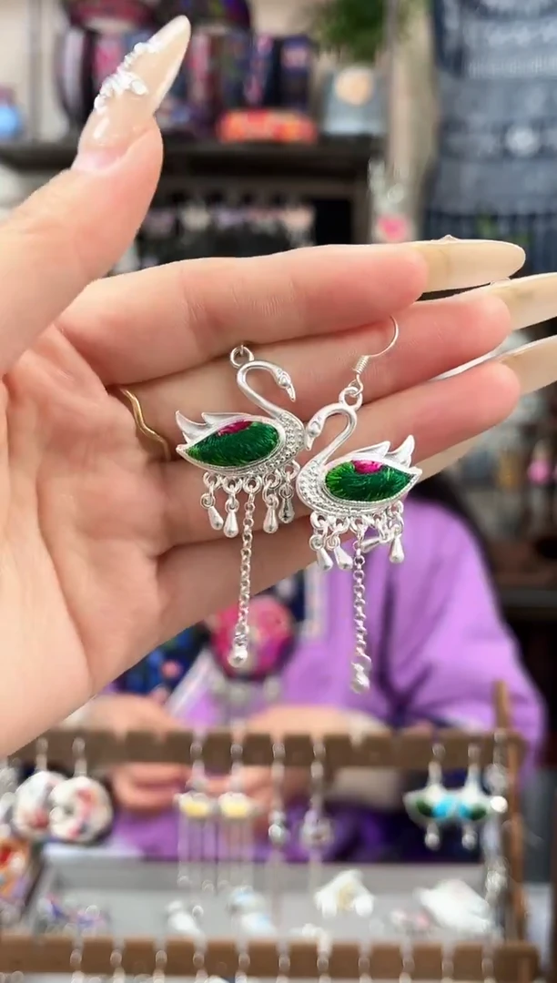 织绣民族风非遗老绣苗银饰品144