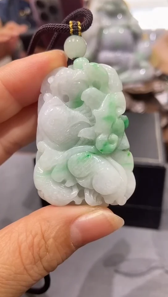 翡翠未镶嵌颈饰M****8吊坠