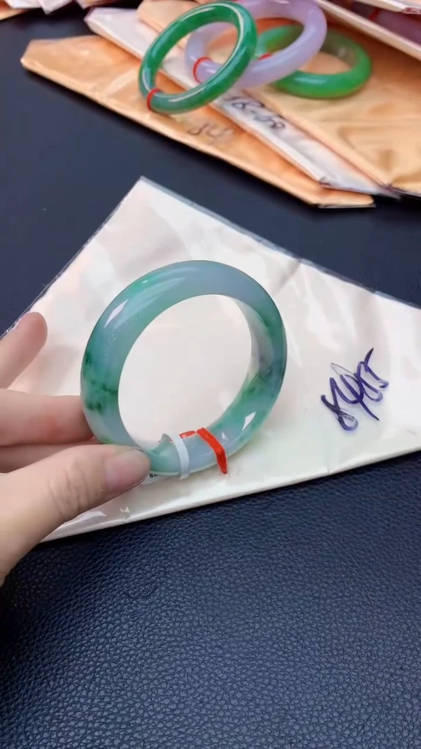 未镶嵌手镯翡翠0835716082