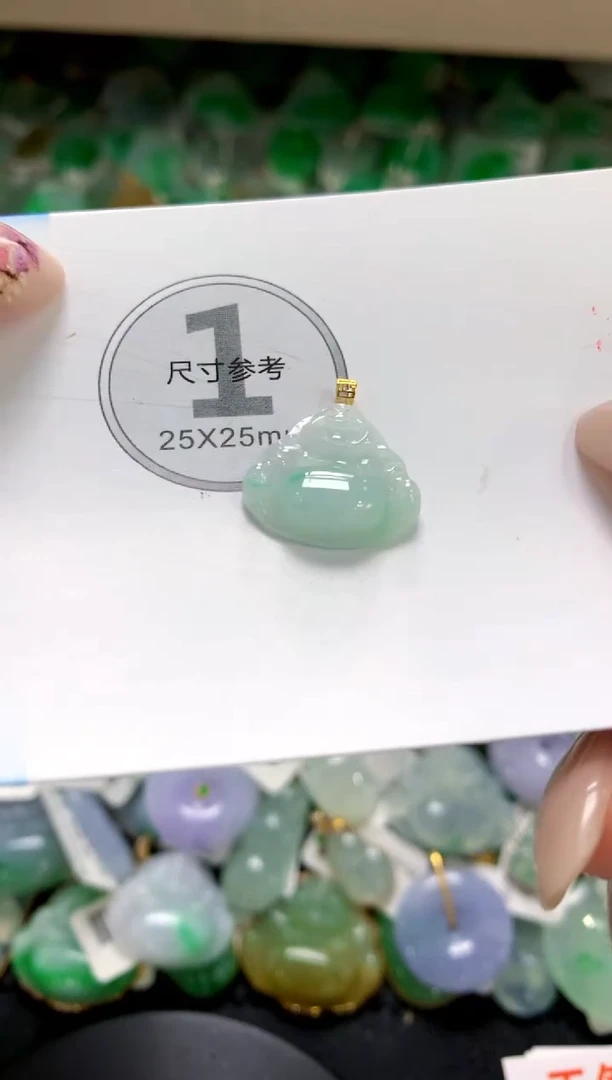 翡翠18K金镶嵌颈饰1111111111111111
