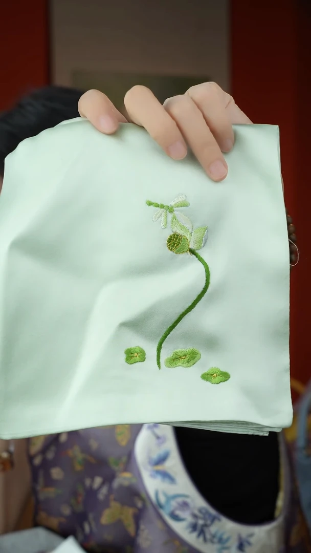 刺绣非遗苏绣纯手工团扇