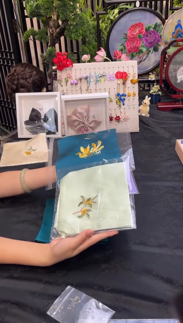织绣紫*非遗手工苏绣饰品