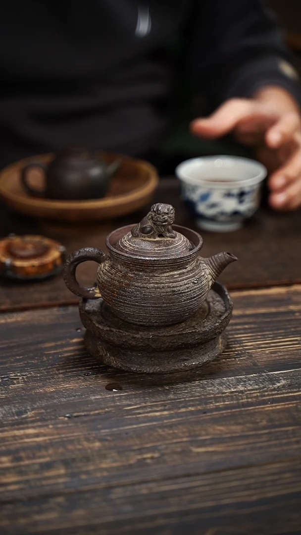 全手工制作 重工 南蛮 紫砂 狮子摘 正把壶  150cc