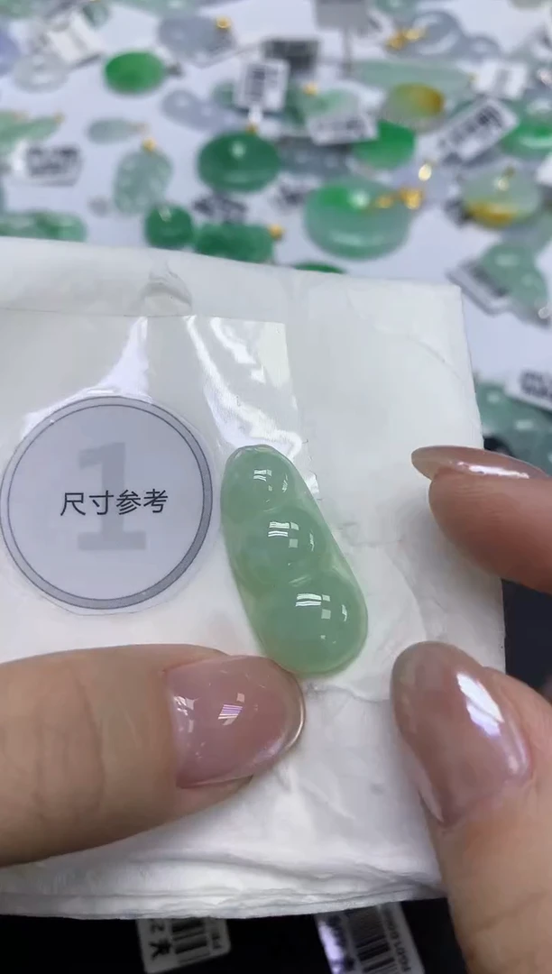 颈饰未镶嵌翡翠天然缅甸翡翠A货百元以上9元证书费自理