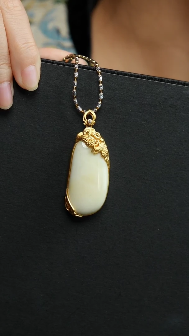 蜜蜡吊坠(赠链)银S925镶嵌漆瓷白