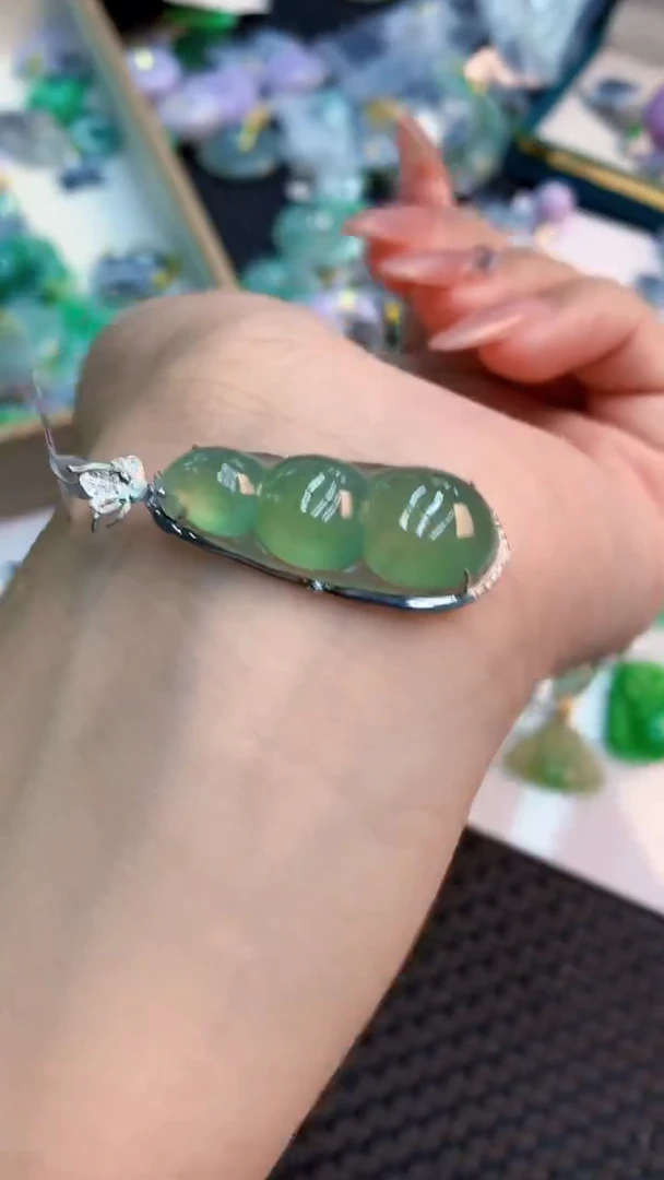 翡翠18K金镶嵌吊坠(不含链)1