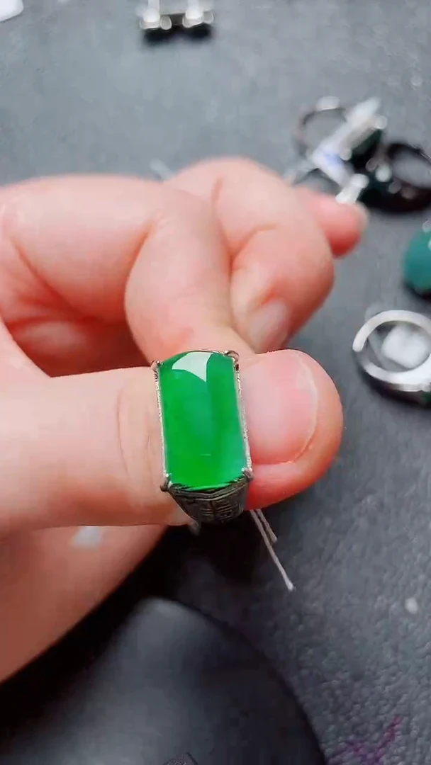 翡翠戒指银S925镶嵌1111