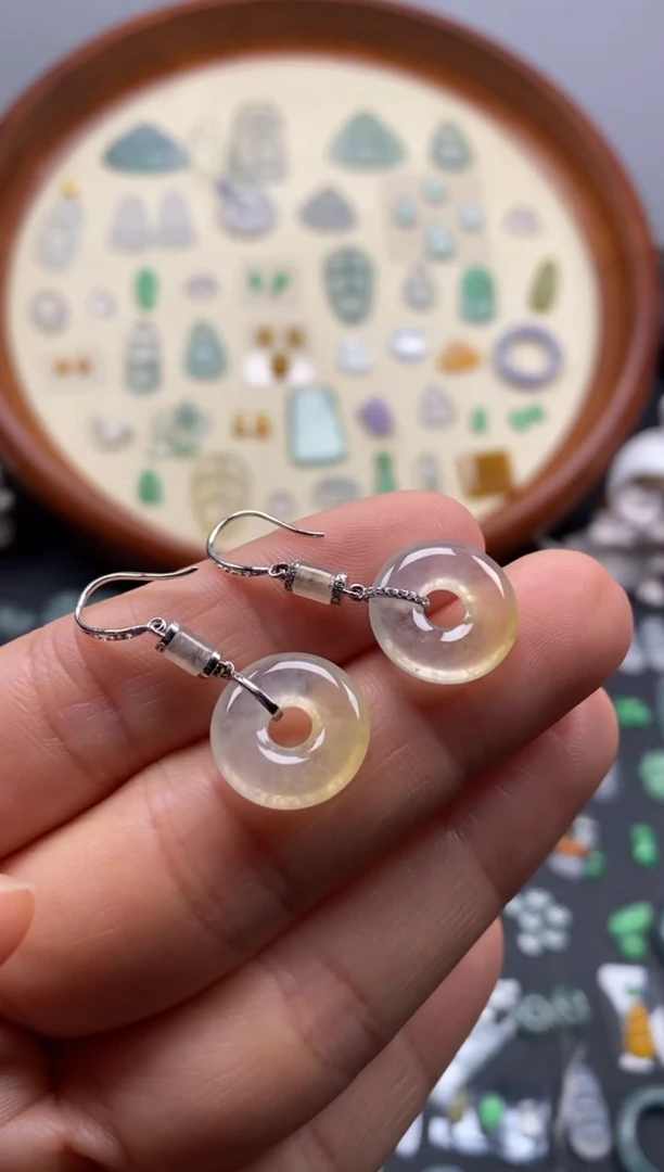 颈饰18K金镶嵌翡翠高冰黄翡圈圈1对/芬