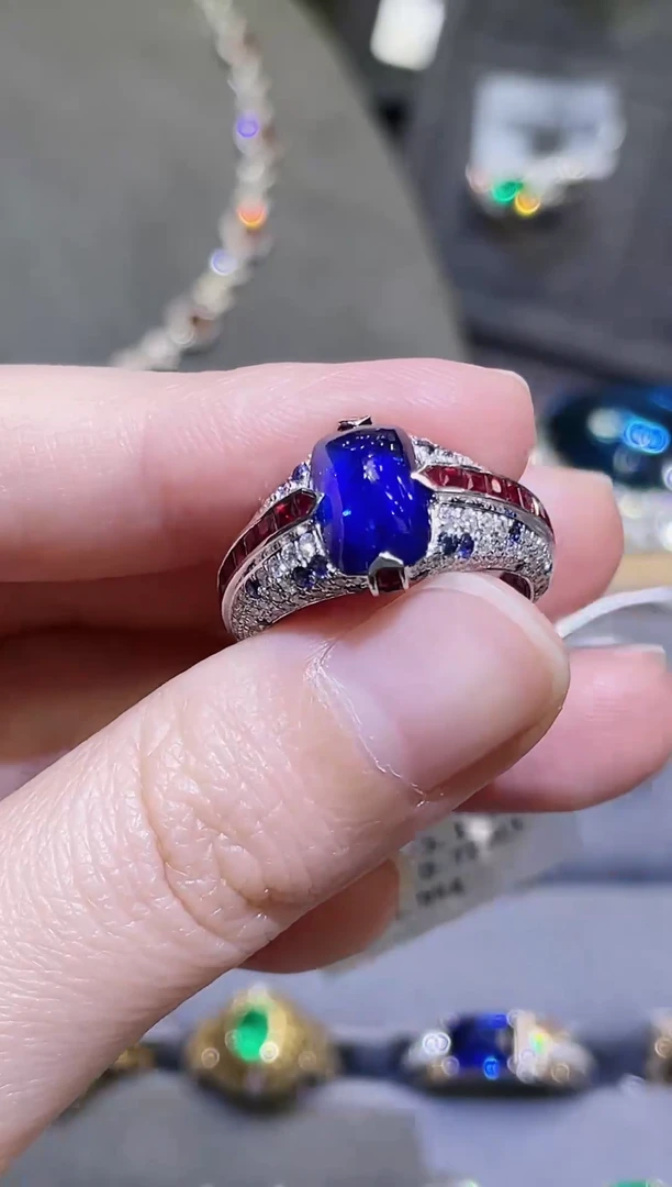 【闪购商品】蓝宝石戒指18K金镶嵌3.16ct