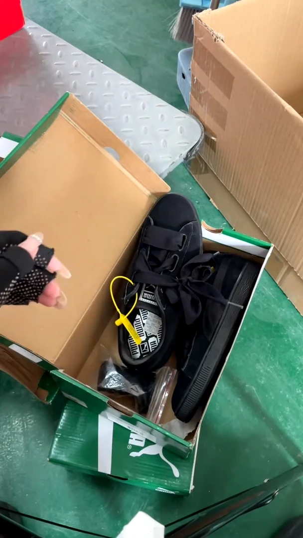 彪马时尚休闲运动鞋40M  F56