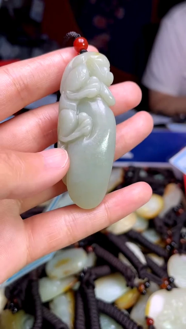 和田玉未镶嵌颈饰1