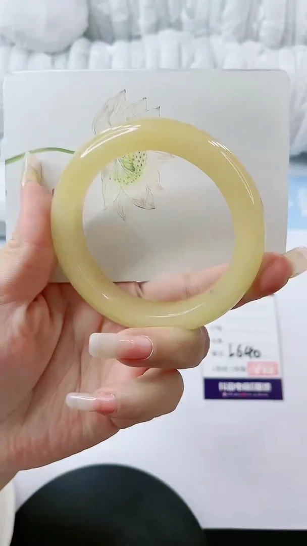 【闪购商品】石英质玉手镯未镶嵌多样性发货L640