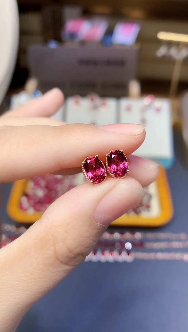 银S925镶嵌耳钉石榴石天然镁铝