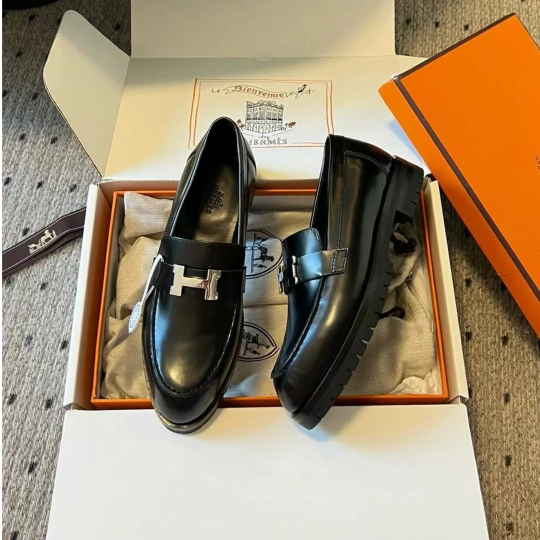 未使用 Hermes/爱马仕 爱马仕H扣亮面皮乐福 35