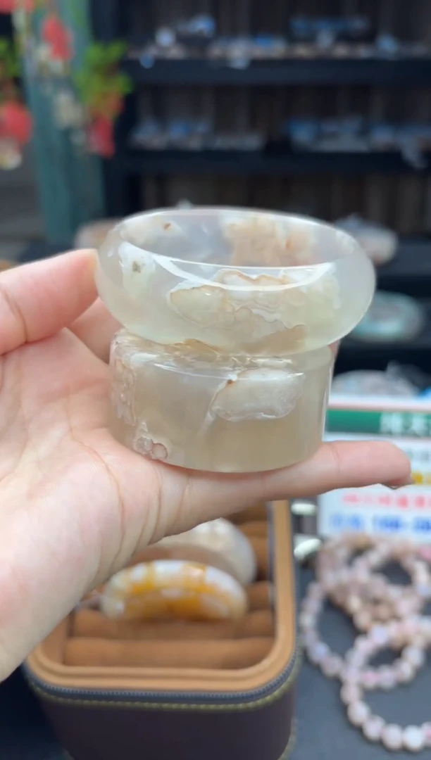 【闪购商品】石英质玉手镯未镶嵌124（56圈赠送镯心）