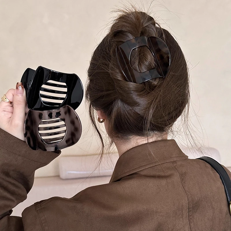 慵懒风后脑勺盘发大号鸭嘴夹抓夹女2025新款复古高级感鲨鱼夹横夹