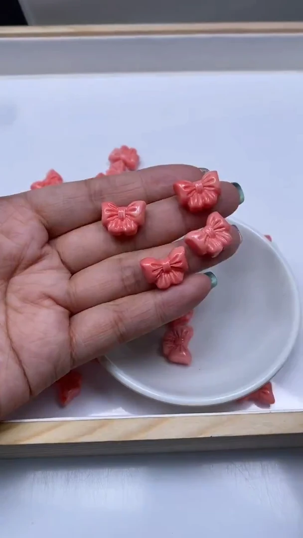 未镶嵌散珠拼合珍珠（马贝珠）D503 女皇贝 蝴蝶结4个8元