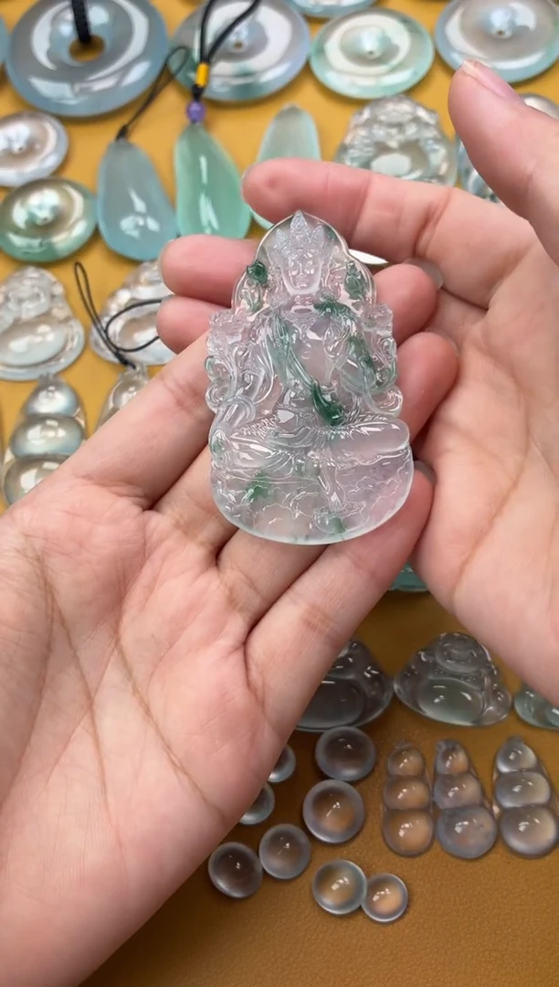 吊坠(不含链)未镶嵌翡翠36 度母 66 37.5 6.4