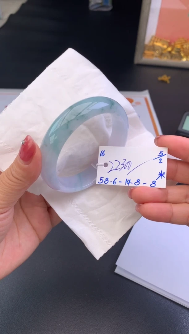 【闪购商品】翡翠手镯未镶嵌手镯