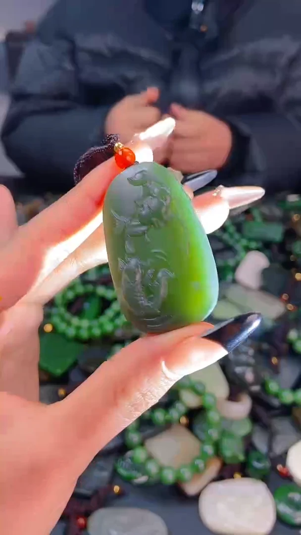 颈饰未镶嵌和田玉1