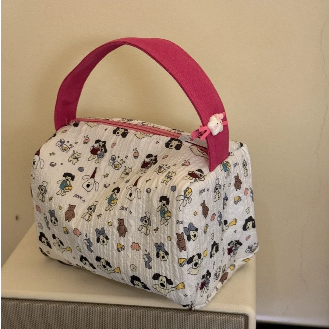 夏新款化妆包卡通外出护肤品收纳手提褶皱彩色手提化妆品收纳包