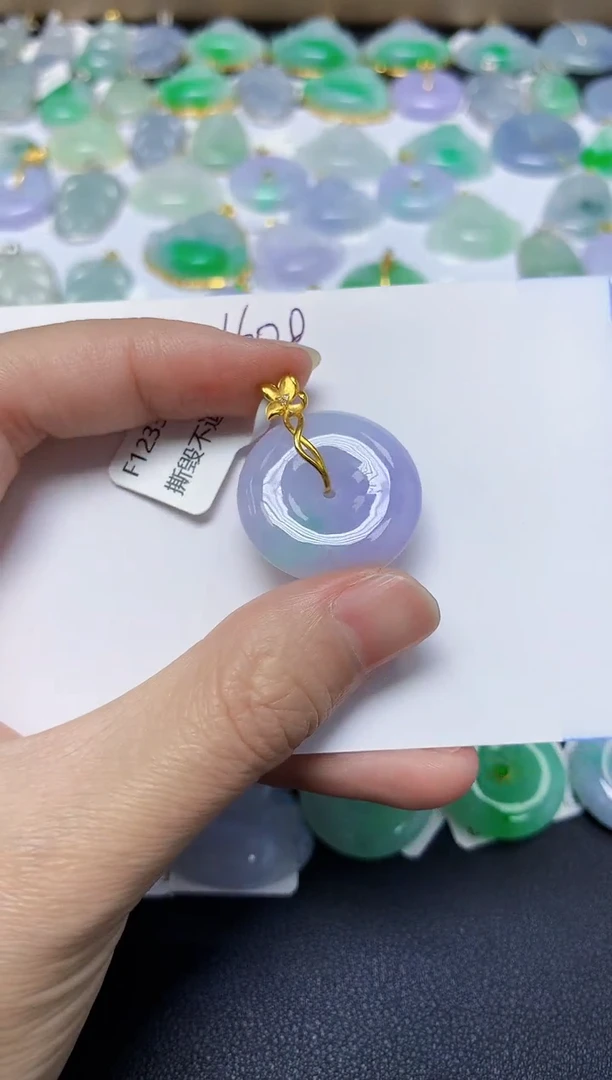 翡翠18K金镶嵌颈饰 天然缅甸翡翠A货