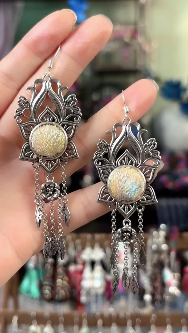 彩云南阁非遗老绣饰品538*