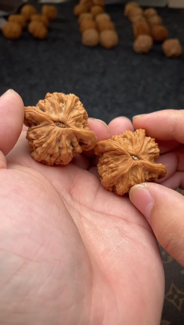 把件文玩核桃B  63号 43  尺虎头