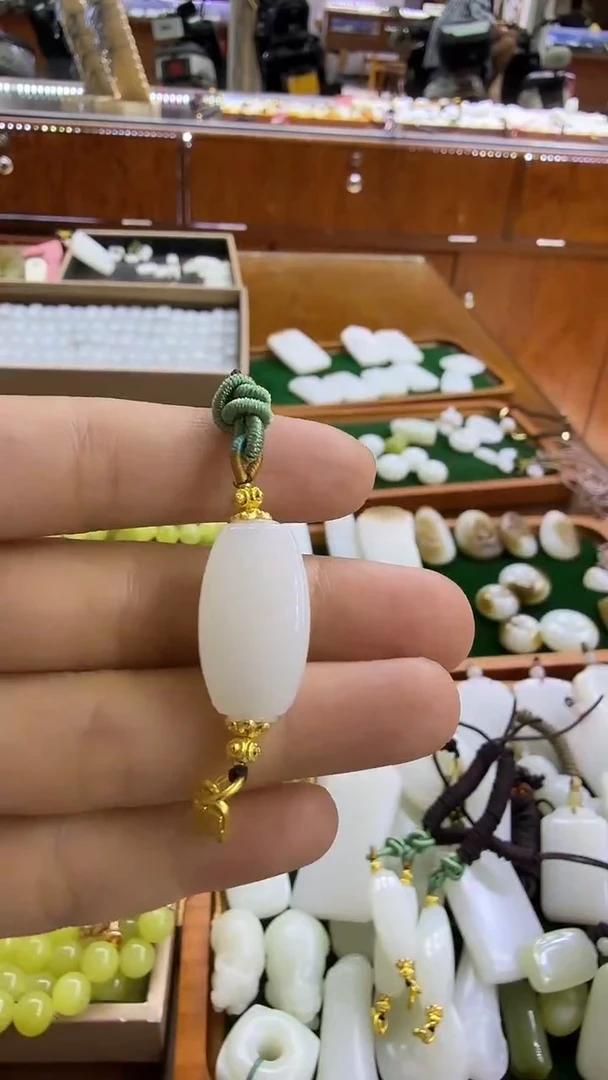 颈饰未镶嵌和田玉天珠