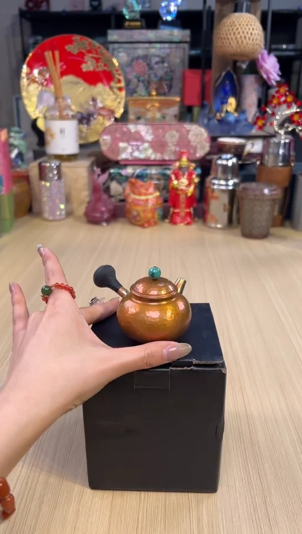 130铜小茶壶（对图）