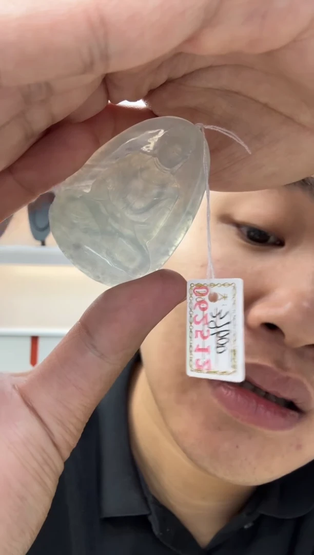 翡翠未镶嵌颈饰寿*仔天然翡翠A货孤品一件