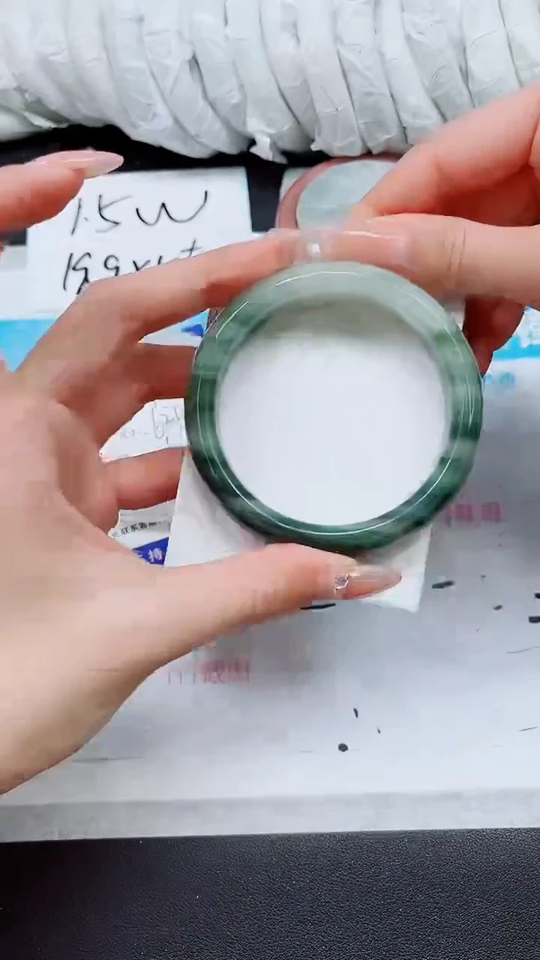 【闪购商品】石英质玉手镯未镶嵌A156-60/61