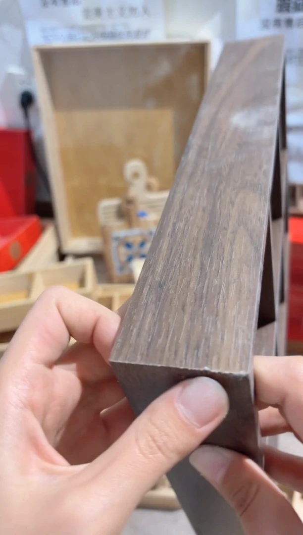 瑕疵六宫格胡桃色密度板无售后