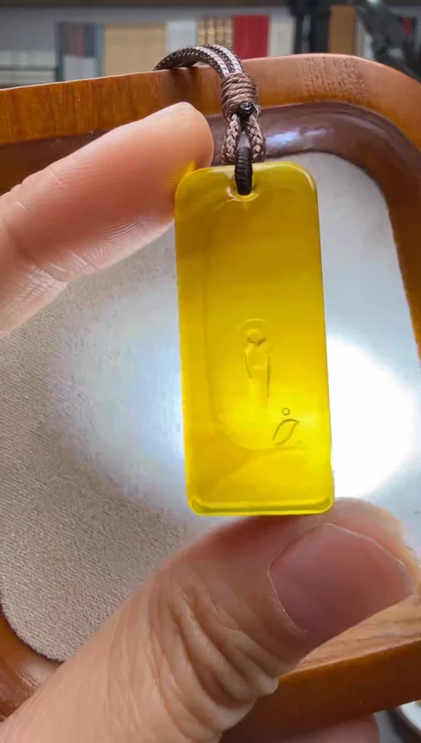 未镶嵌颈饰琥珀悟道吊坠