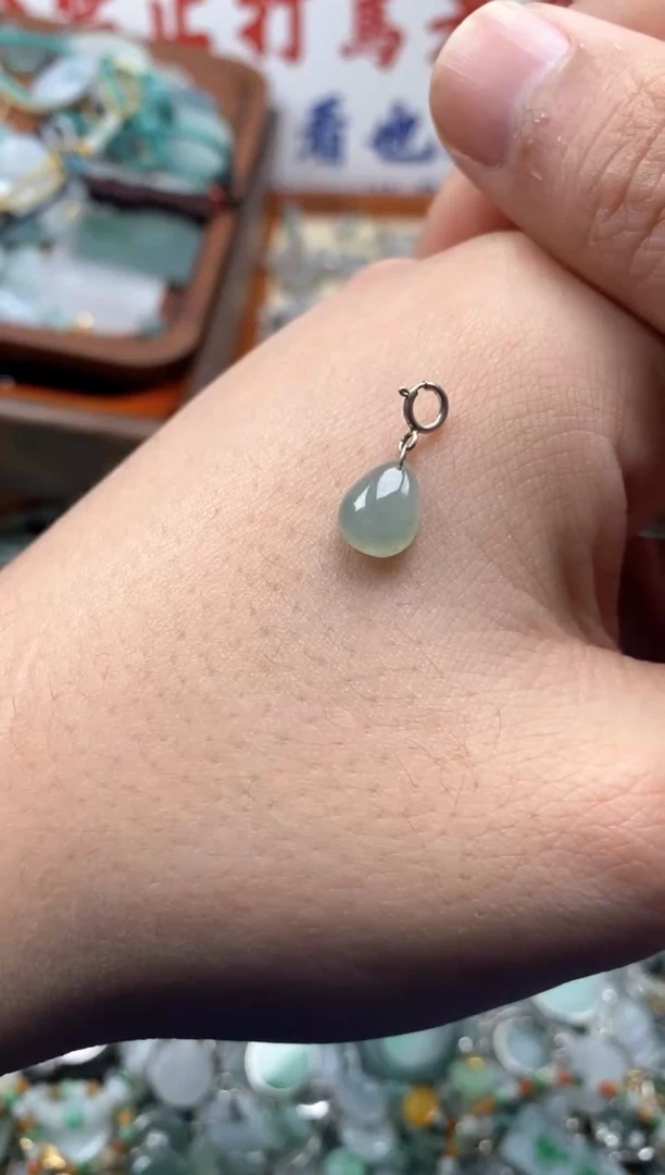 【闪购商品】翡翠颈饰未镶嵌哥哥