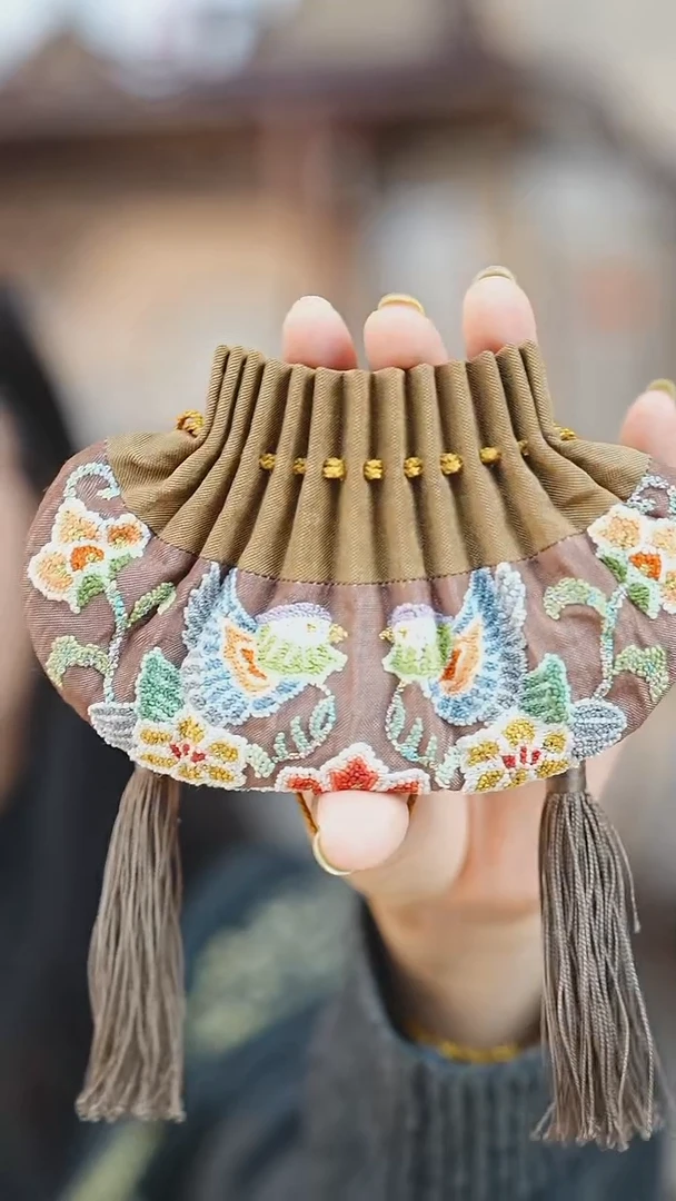 织绣姚艺术缂丝香囊大款