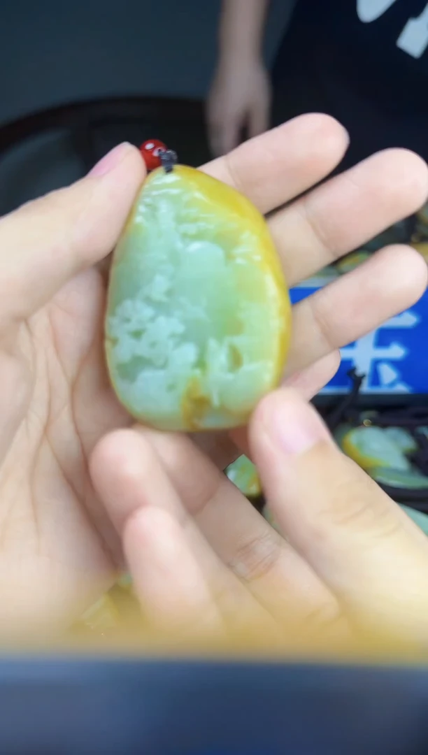 和田玉未镶嵌颈饰1